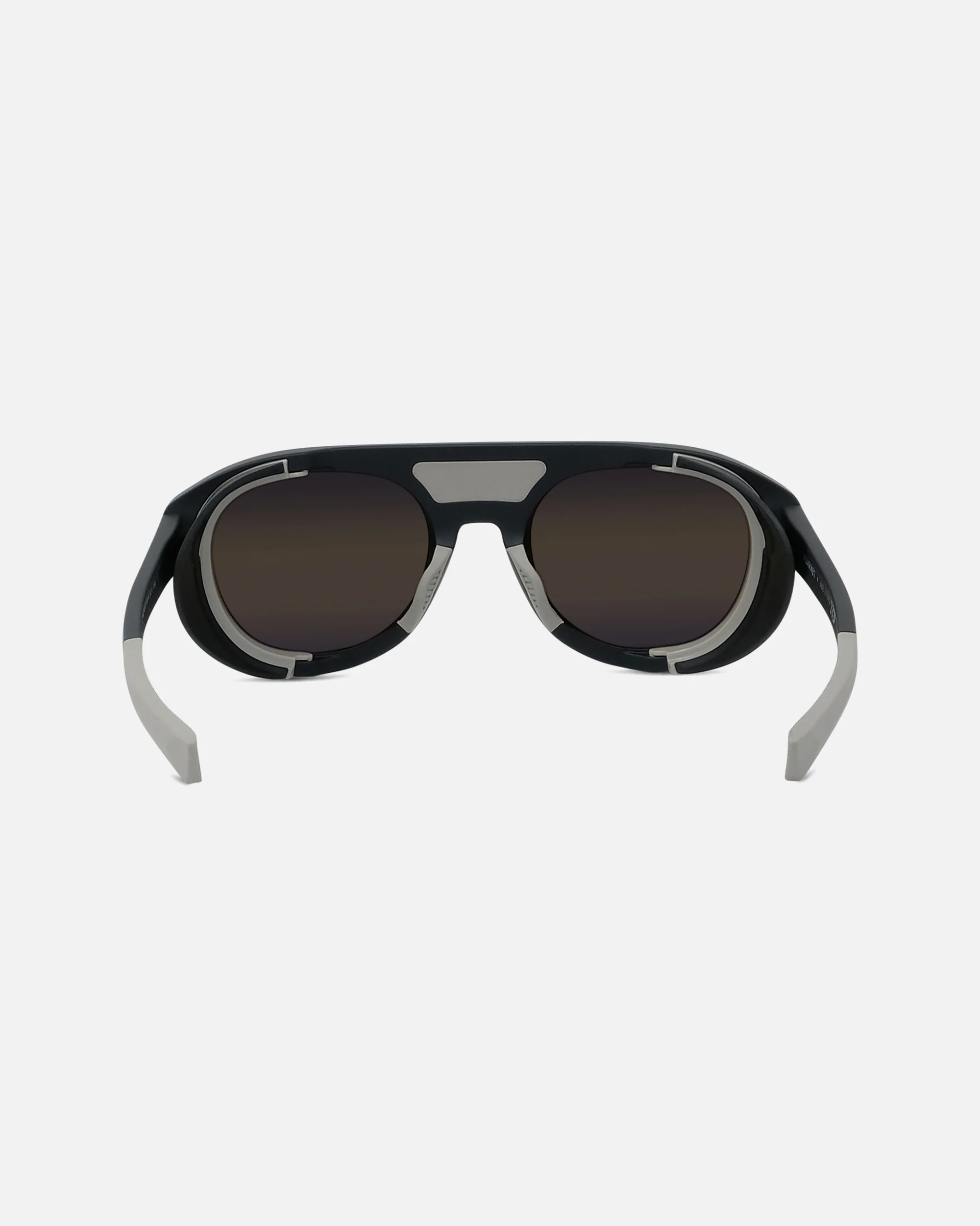 ICE 04 - Image 11